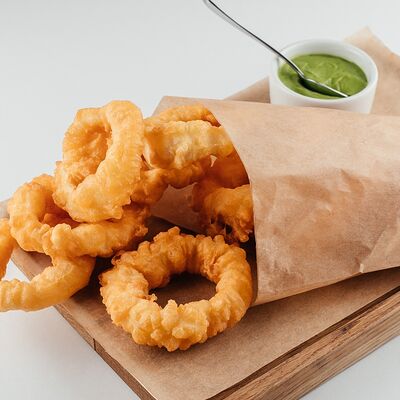 Кольца кальмара в соусе айоли в Магадан по цене 650 ₽