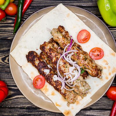 Люля-кебабные истории в Шеф рекомендует шашлыки по цене 1872 ₽