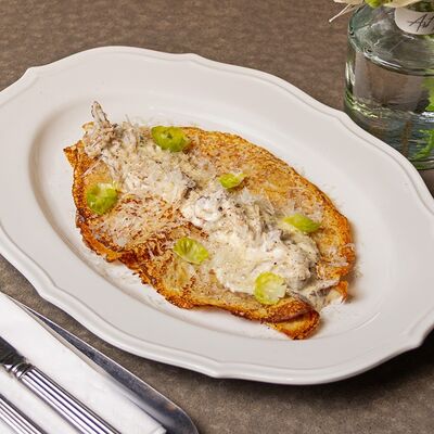 Блины с запеченной индейкой и шампиньонами в сливочном соусе в Breakfast House по цене 1100 ₽