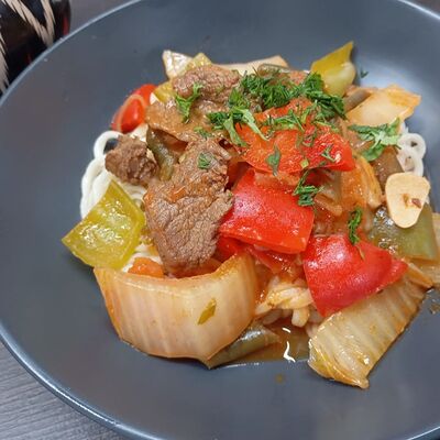 Лагман уйгурский в Чайхана Рахат по цене 400 ₽