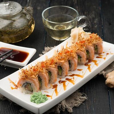 Ролл с лососем татаки и картофелем пай в Маймун по цене 590