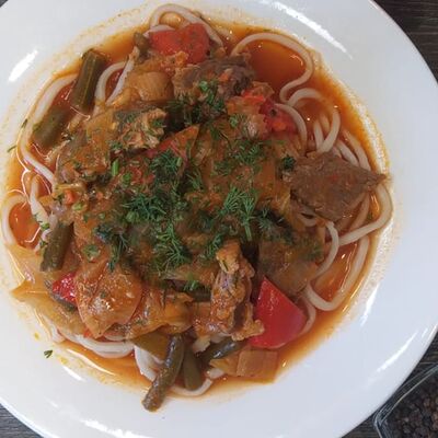 Лагман уйгурский в Лепёшка из тандыра по цене 359 ₽