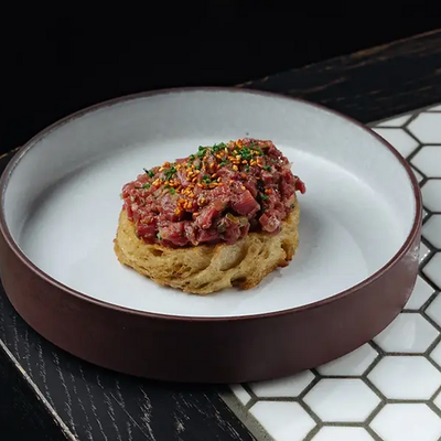 Тартар из телятины в Waterzooi по цене 780 ₽