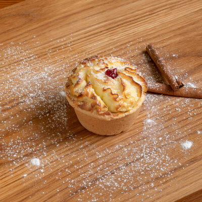 Лукошко с творогом и малиной в Батони шоти пекарня по цене 200 ₽