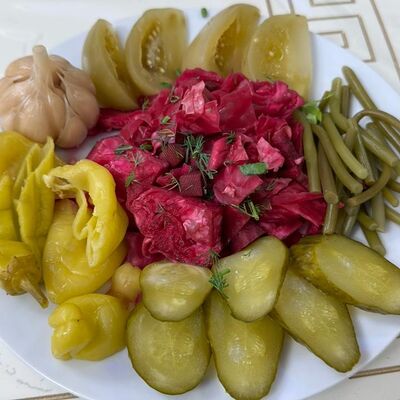 Соленое ассорти в Шашлычный дом Хинкальная по цене 529 ₽