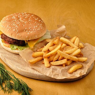 Бургер с говяжьей котлетой в Wokker Express по цене 499 ₽