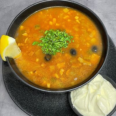 Солянка сборная мясная в Лось Лосось по цене 810 ₽