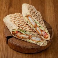 Шаверма с минтаем в лаваше в Elmans Doner