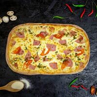 Острая курица с ветчиной полметра в Epic pizza