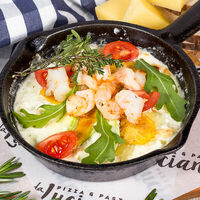 Сковородка с креветками и картофелем в Луиджи & Тосё