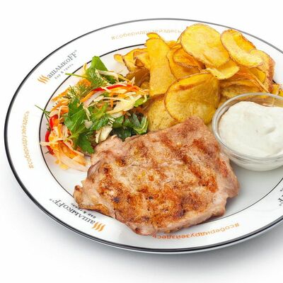 Цыпленок гриль с жареным картофелем в Шашлыкоff по цене 700 ₽