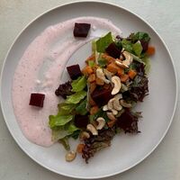 Салат с запеченным бататом, свеклой и греческим йогуртом в Lemon Tree на 25 октября 47