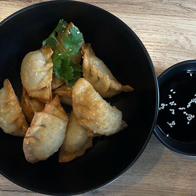 Гёдзе с мясным фаршем в Данмен по цене 450 ₽