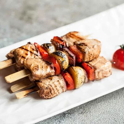 Шашлык из лосося в соусе терияки, 10 шт. в Svekla Catering по цене 4000 ₽