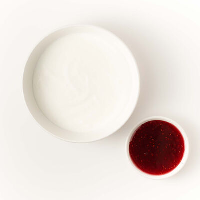 Мацони и малиновое варенье в Saperavi Cafe по цене 389 ₽