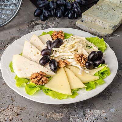 Сыры грузинской кухни в Дворец свадеб по цене 490 ₽