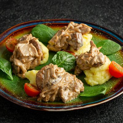 Телятина в соусе из белых грибов в Jager restopub по цене 760 ₽