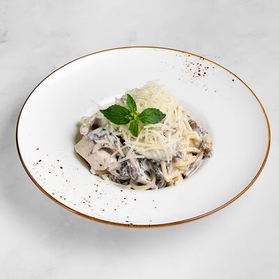 Паста с курицей и грибами в Cafecafe по цене 600 ₽