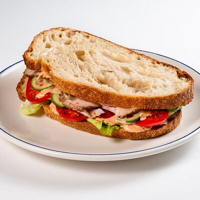 Сэндвич с пастрами из индейкив Алёнка по цене 350 ₽