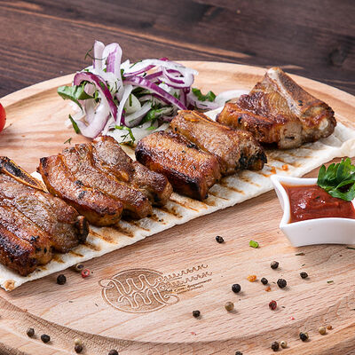 Шашлык из свиных ребрышек в Шашлык-Машлык по цене 562 ₽