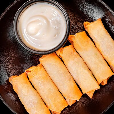 Спринг-роллы со свининой и креветкой в Дамплинг Репаблик по цене 540 ₽