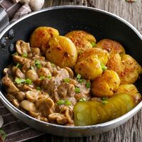 Грибы по-строгановски с мятым картофелем в ЛарисуВаннуХочу