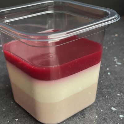 Панна-котта с малиной в Диалог по цене 349 ₽