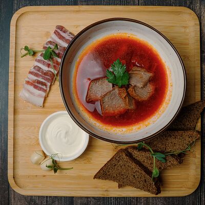 Борщ с говядиной в Вкус кафе по цене 519 ₽