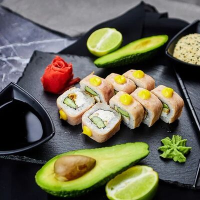 Бекон ролл в Maki Family по цене 239