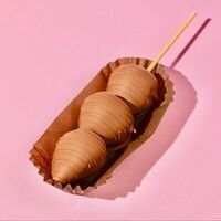 Клубника на палочке в Blissberry