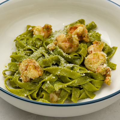 Шпинатная паста с креветками и соусом песто в Василек по цене 890 ₽