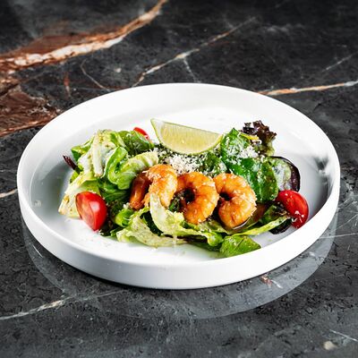 Салат с креветками и соусом песто в 4Yoou по цене 649 ₽