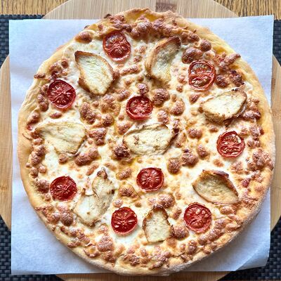 Пицца с курицей детская в КафеХинкальная по цене 460 ₽