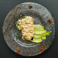 Куриная грудка под сливочно-грибным соусом в Трюфель