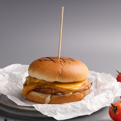 Бургер с курицей детский в Активити парк по цене 360 ₽