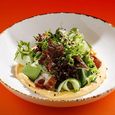 Салат с угрем и тыквойв Чайхана Пахвала по цене 710 ₽