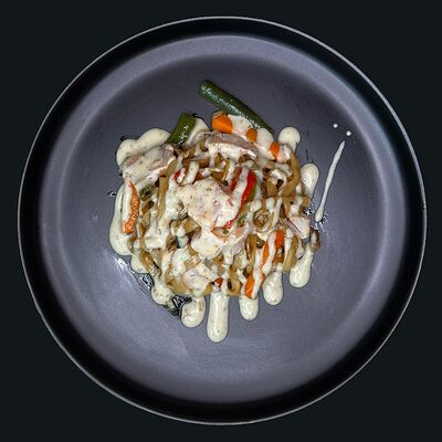 Сливочный удон с лососем в Чочо суши по цене 679 ₽