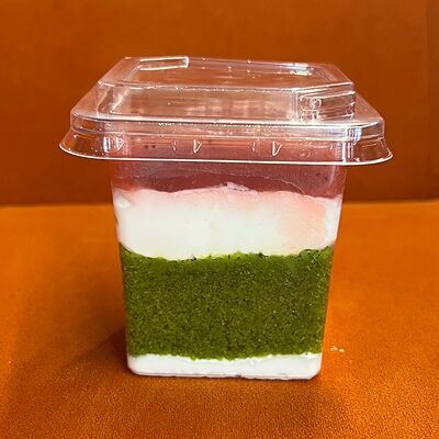 Трайфл Шпинатно--мятный с клубникой в Горбушка по цене 290 ₽