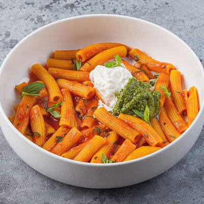 Ригатони Страчателла с томатами и песто в Terra&Mare по цене 500 ₽