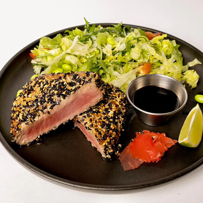 Стейк из тунца со свежим салатом в Мидийный дом по цене 1188 ₽