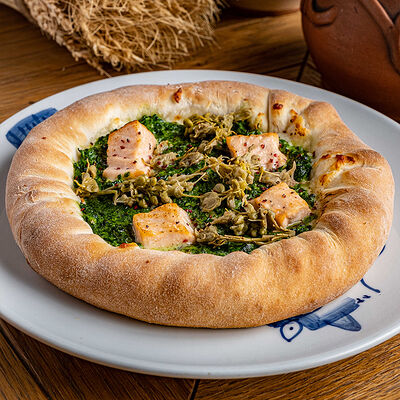 Хачапури с лососем и шпинатом в MANANA по цене 750