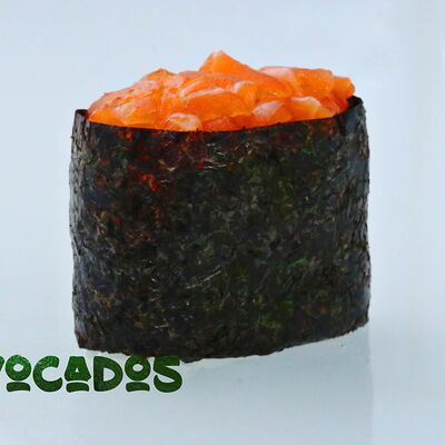 Гункан Лосось в AVOCADOS по цене 129 ₽