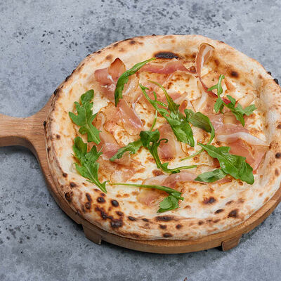 Пицца с Пармской ветчиной и моцареллой в Belochka по цене 660 ₽