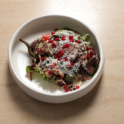 Теплый салат с вырезкой ягнёнка в MIDSUMMER по цене 1700 ₽