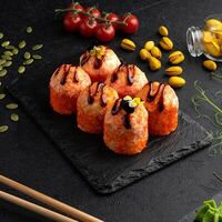 Hot запеченный ролл с лососем и креветкой в Веселый Самурай Sushi Premium