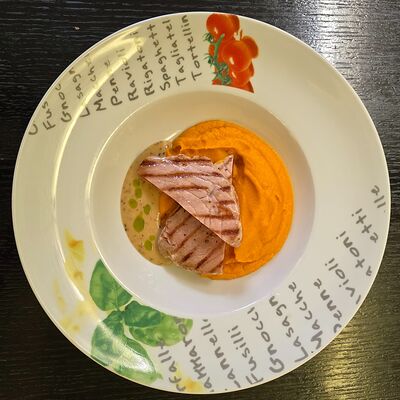 Стейк из тунца с морковным пюре в Траттория Semplice по цене 1200 ₽