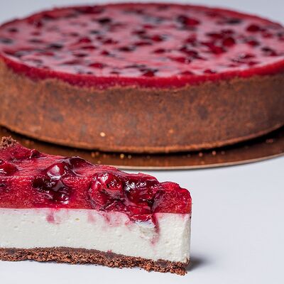 Творожный мусс с вишней и ягодамив Патиссон markt по цене 305 ₽