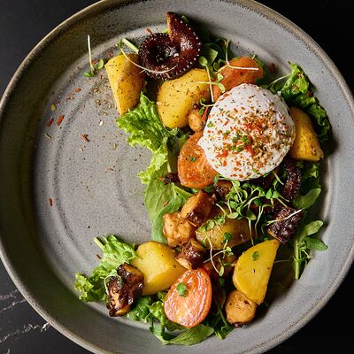 Салат с осьминогом в Энотека БарДо по цене 890 ₽