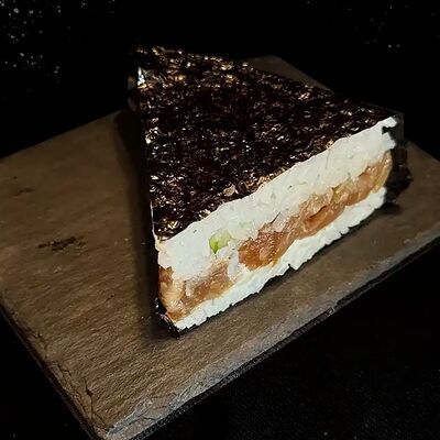 Онигири сом в Vnori по цене 145 ₽