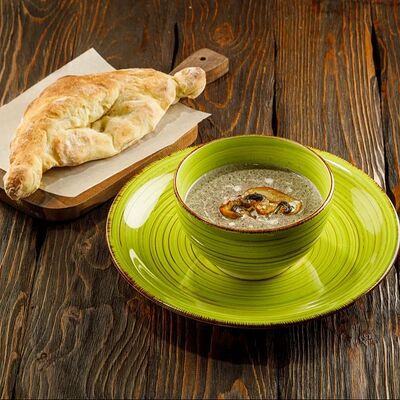 Сливочный крем-суп из шампиньонов в Гоча по цене 360 ₽